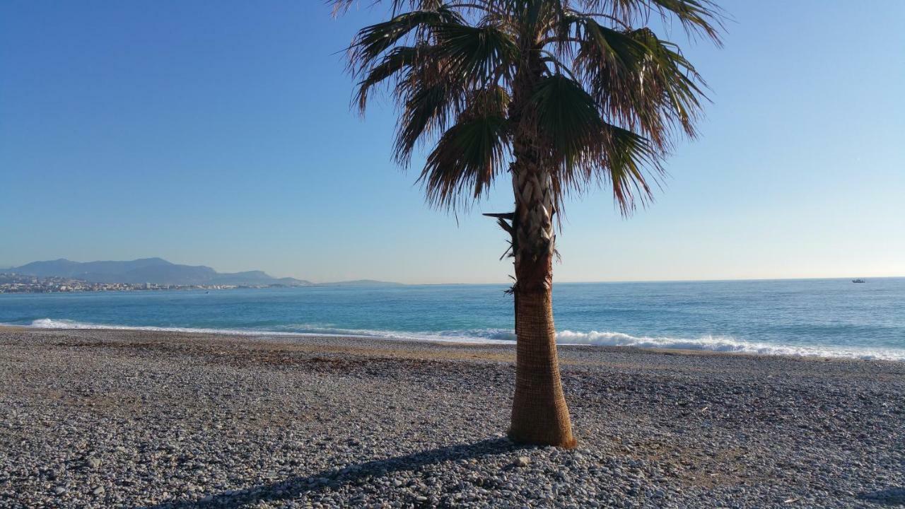 Résidence Cap Azur Maison N° 106 Villeneuve-Loubet Exterior foto